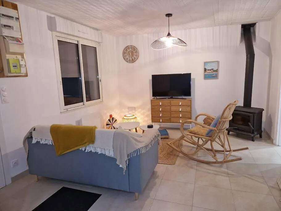 Ti Laouen Entre Bourg Et Plage Plouhinec  Holiday home
